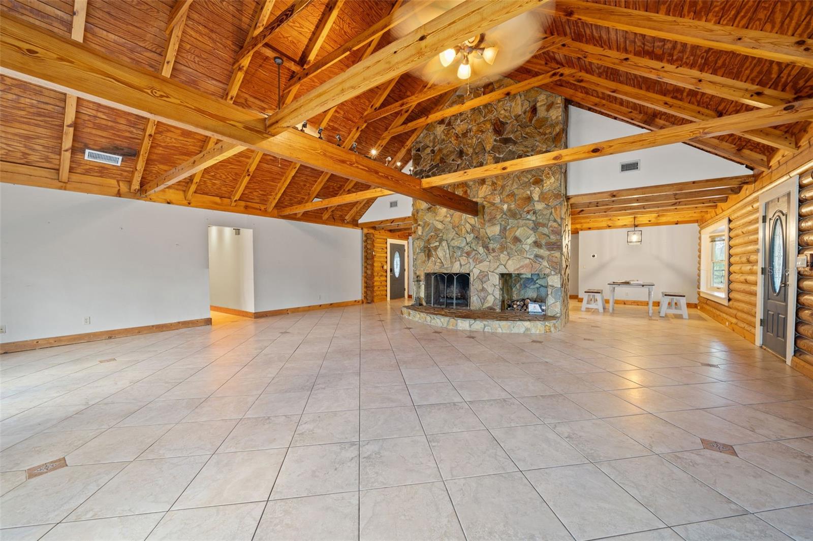 Image 14 of 55 For 18441 Oaklawn Drive