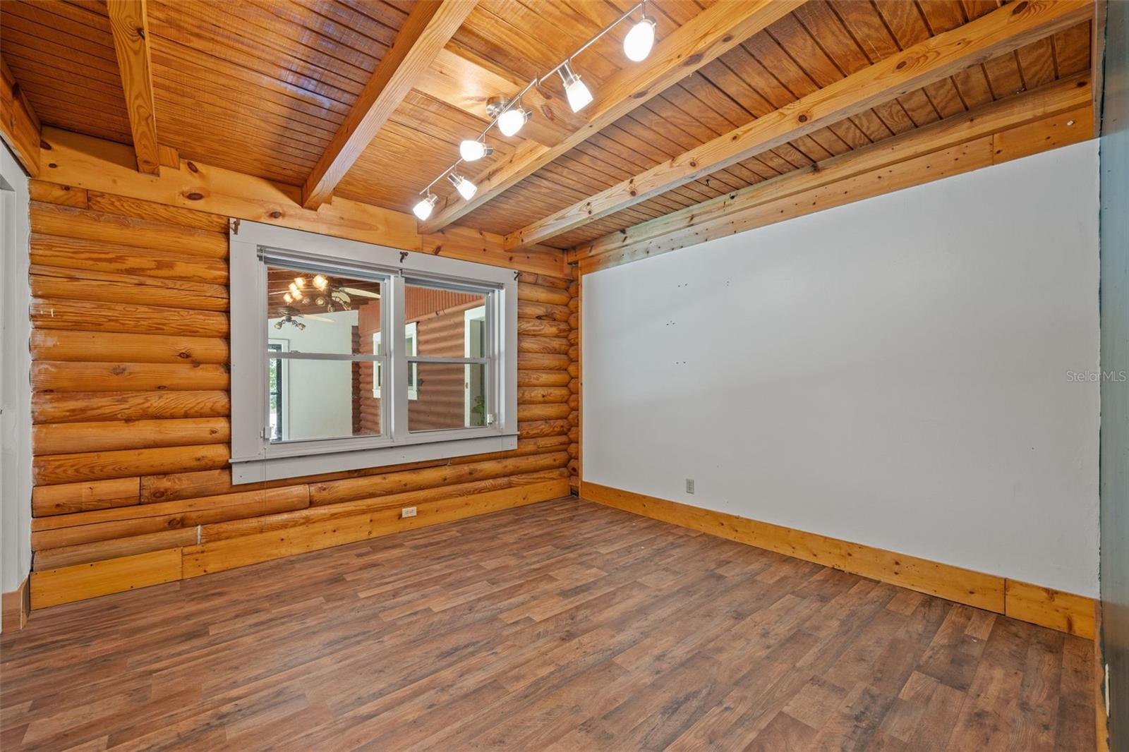 Image 34 of 55 For 18441 Oaklawn Drive