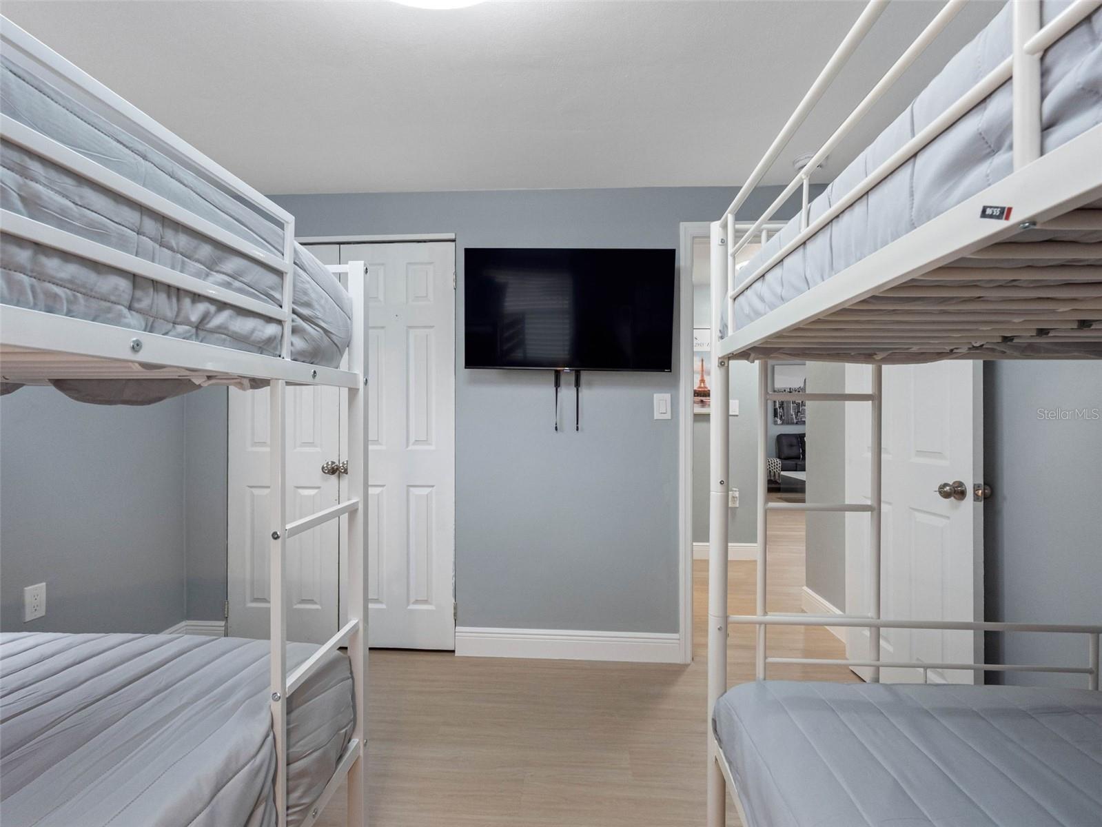 Image 12 of 33 For 1036 Viking Drive