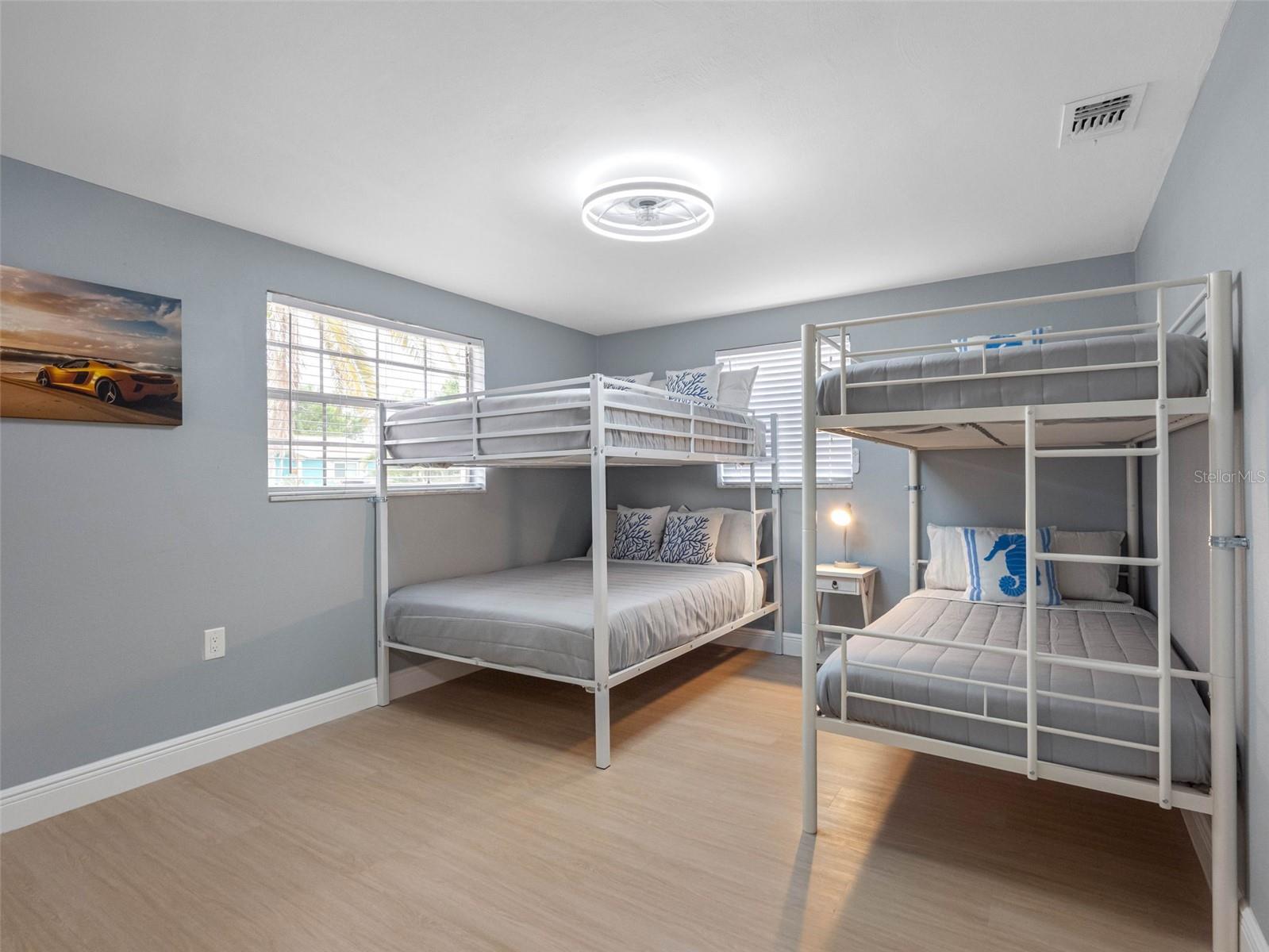 Image 13 of 33 For 1036 Viking Drive