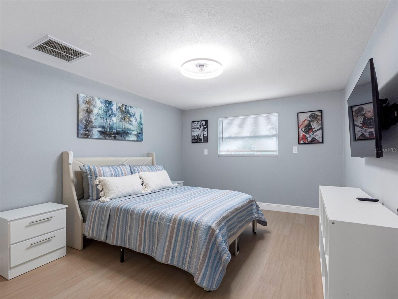 Image 16 of 33 For 1036 Viking Drive