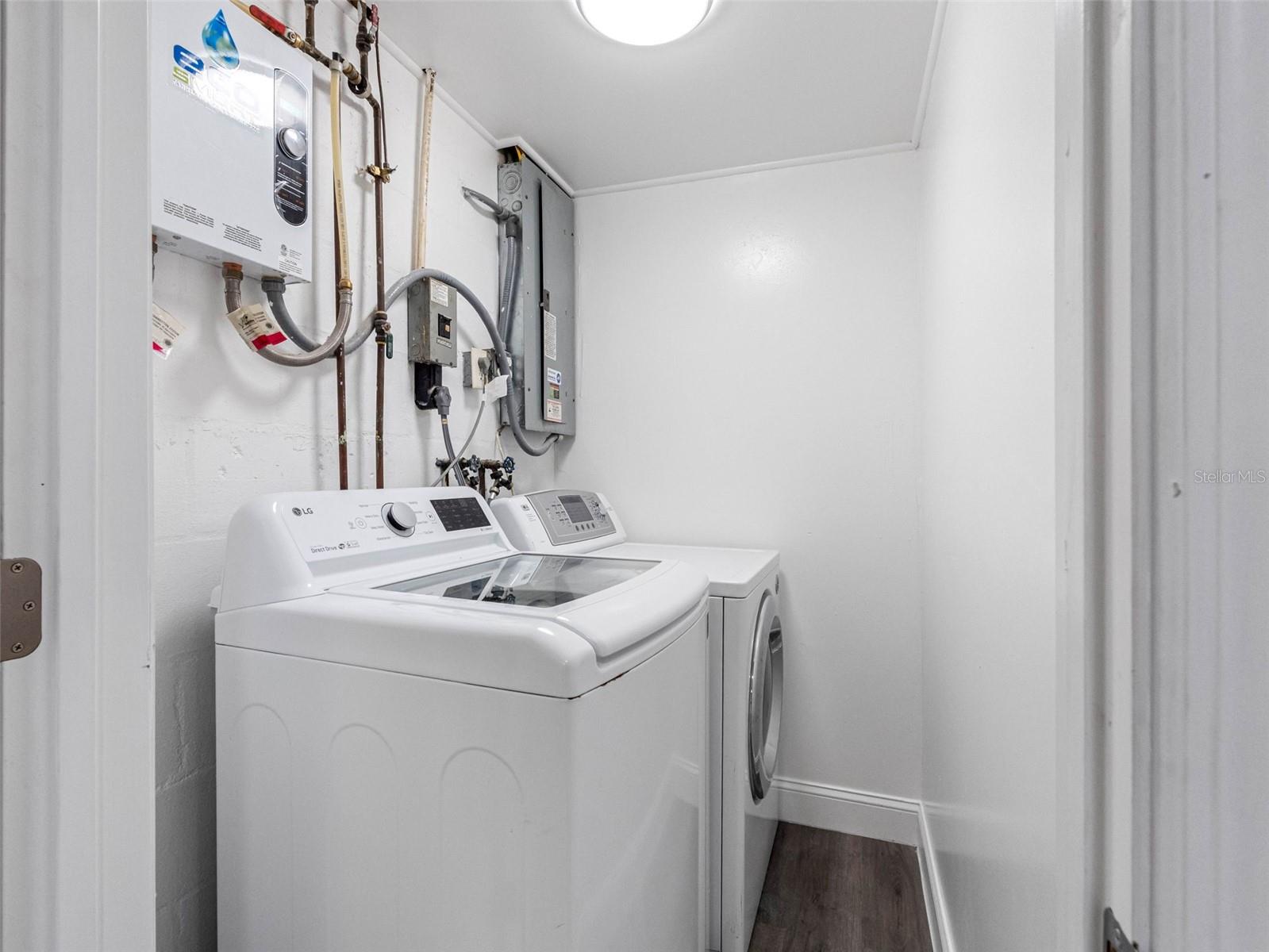 Image 20 of 33 For 1036 Viking Drive