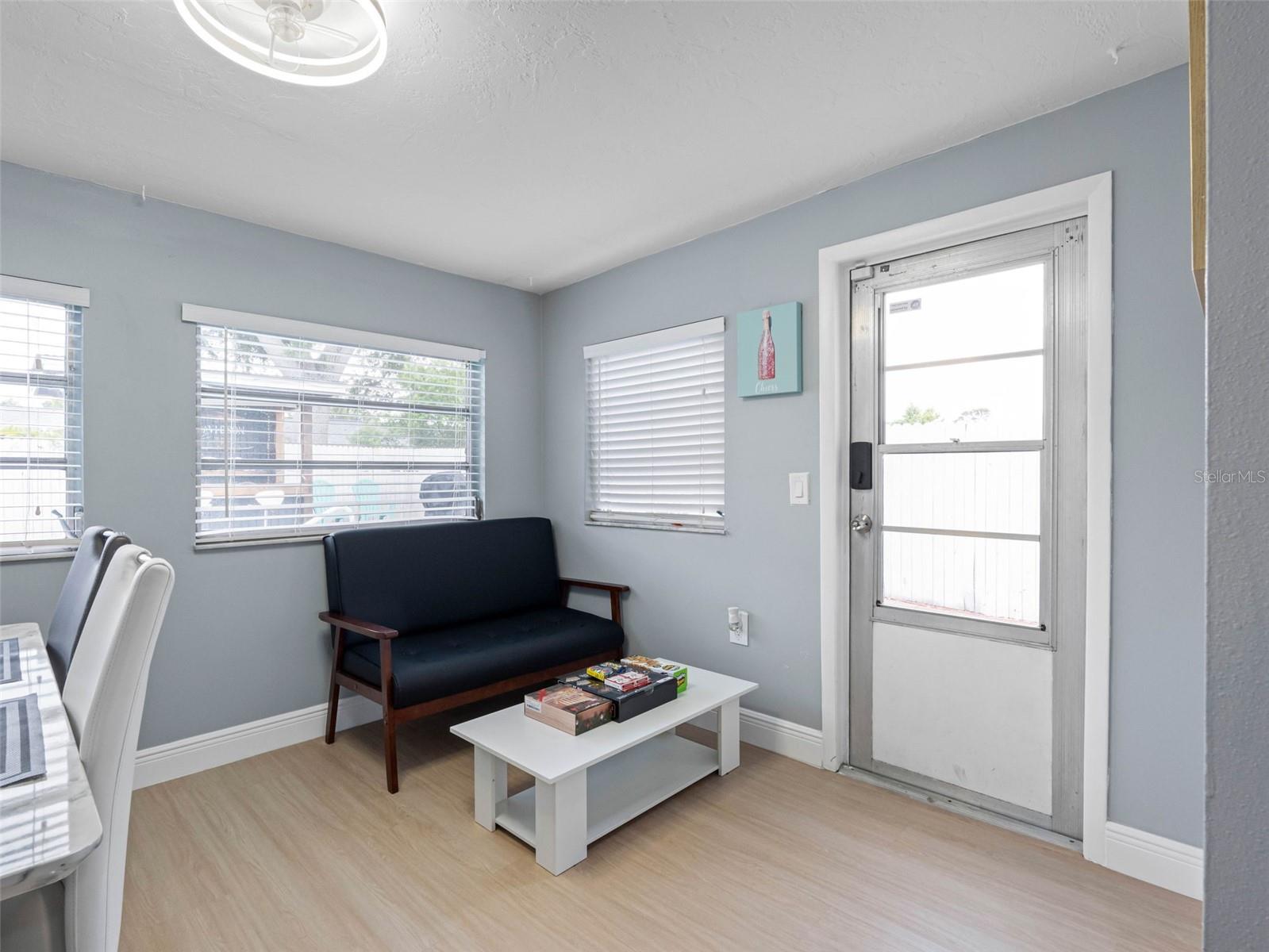 Image 21 of 33 For 1036 Viking Drive