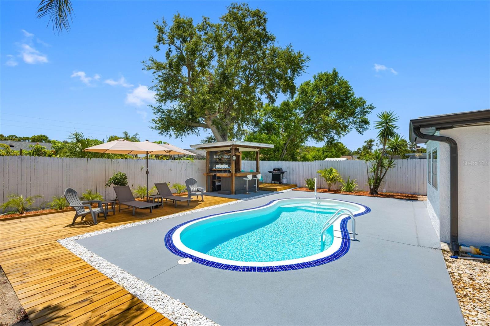 Image 22 of 33 For 1036 Viking Drive