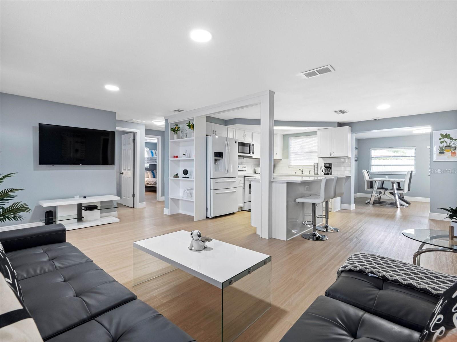 Image 3 of 33 For 1036 Viking Drive