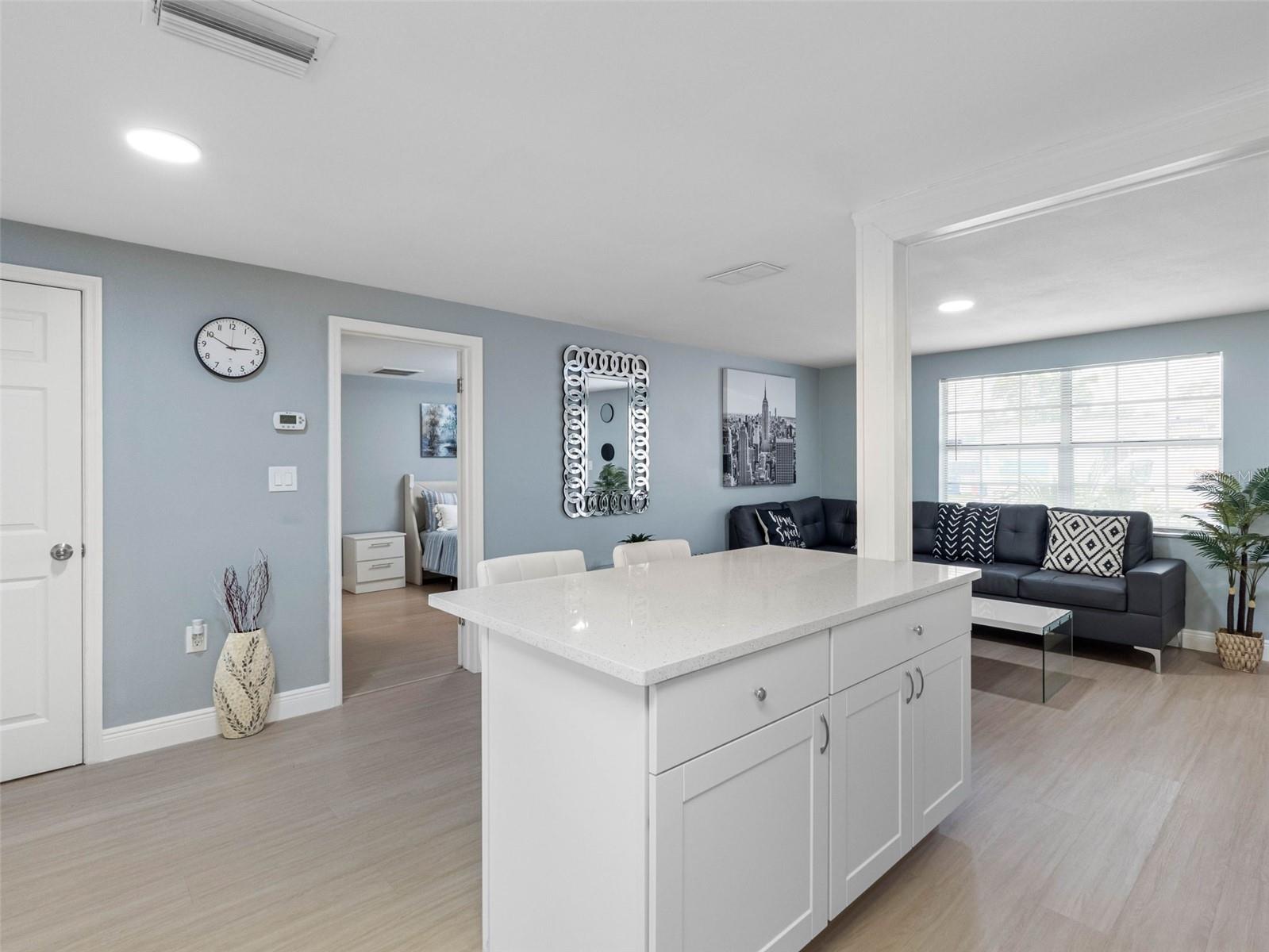 Image 6 of 33 For 1036 Viking Drive