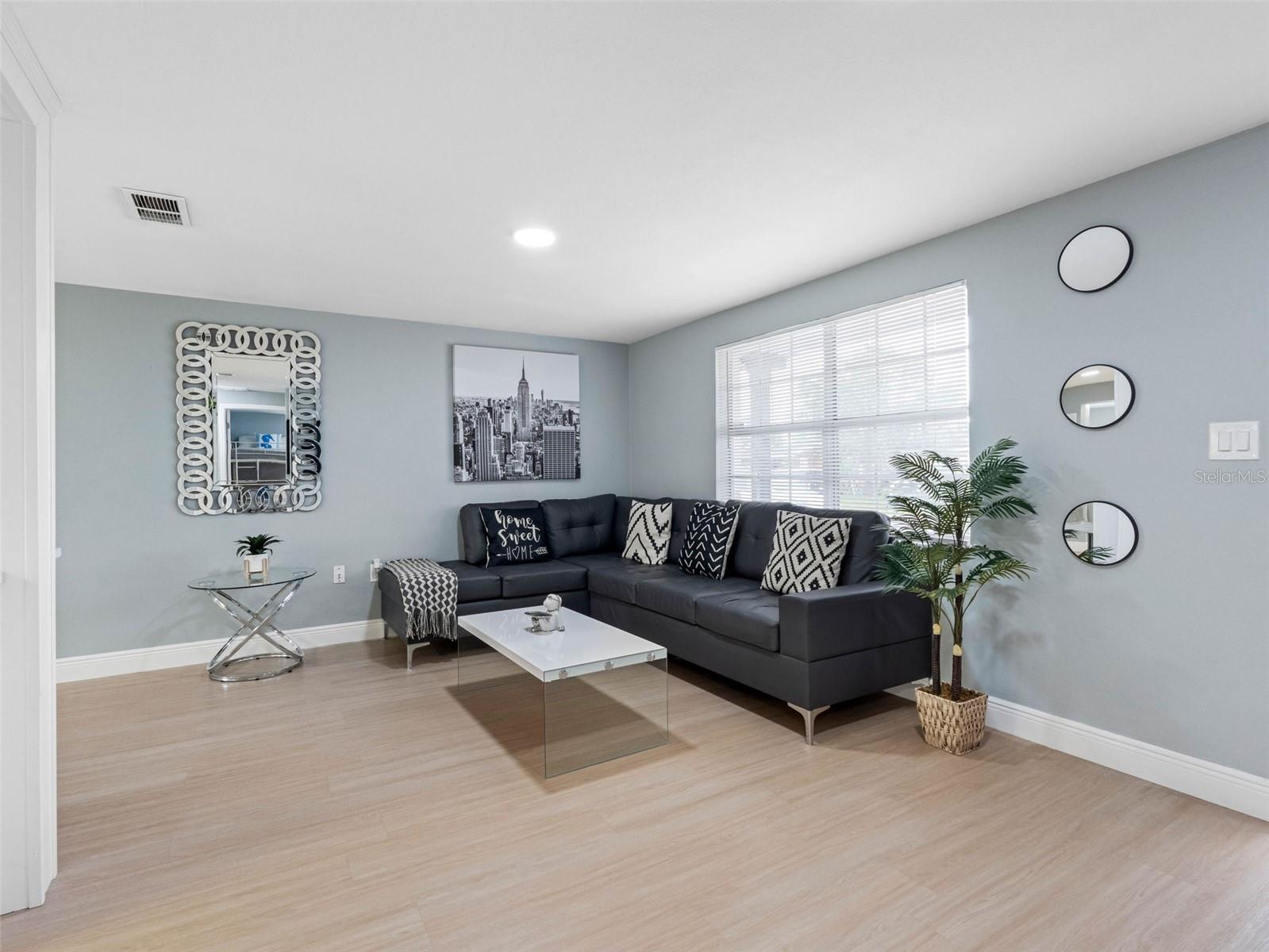 Image 8 of 33 For 1036 Viking Drive