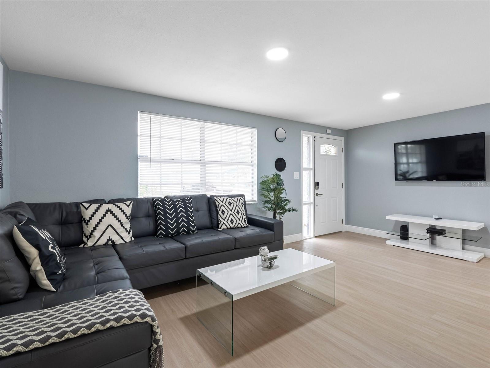 Image 9 of 33 For 1036 Viking Drive