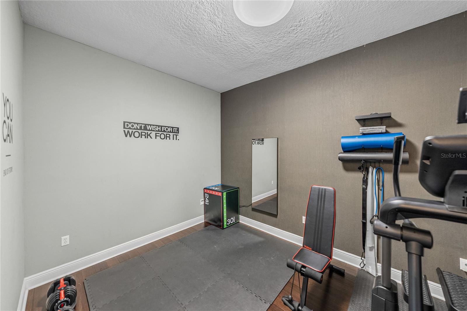 Image 10 of 100 For 6810 Luana Lane