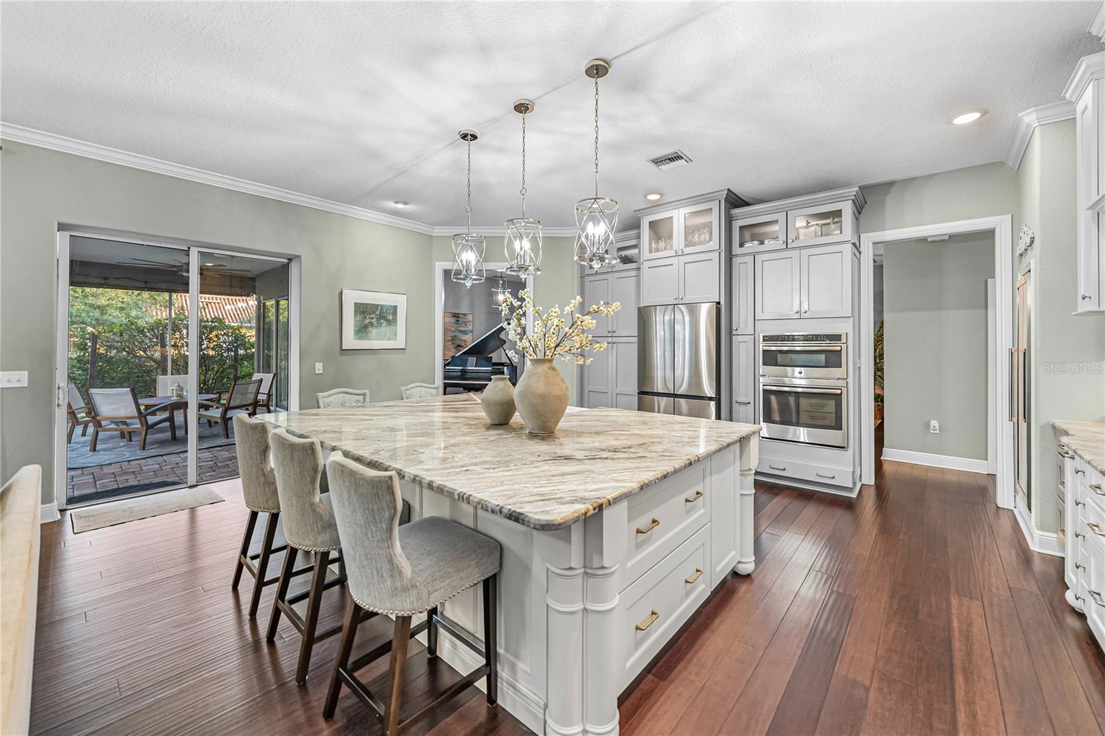 Image 23 of 100 For 6810 Luana Lane