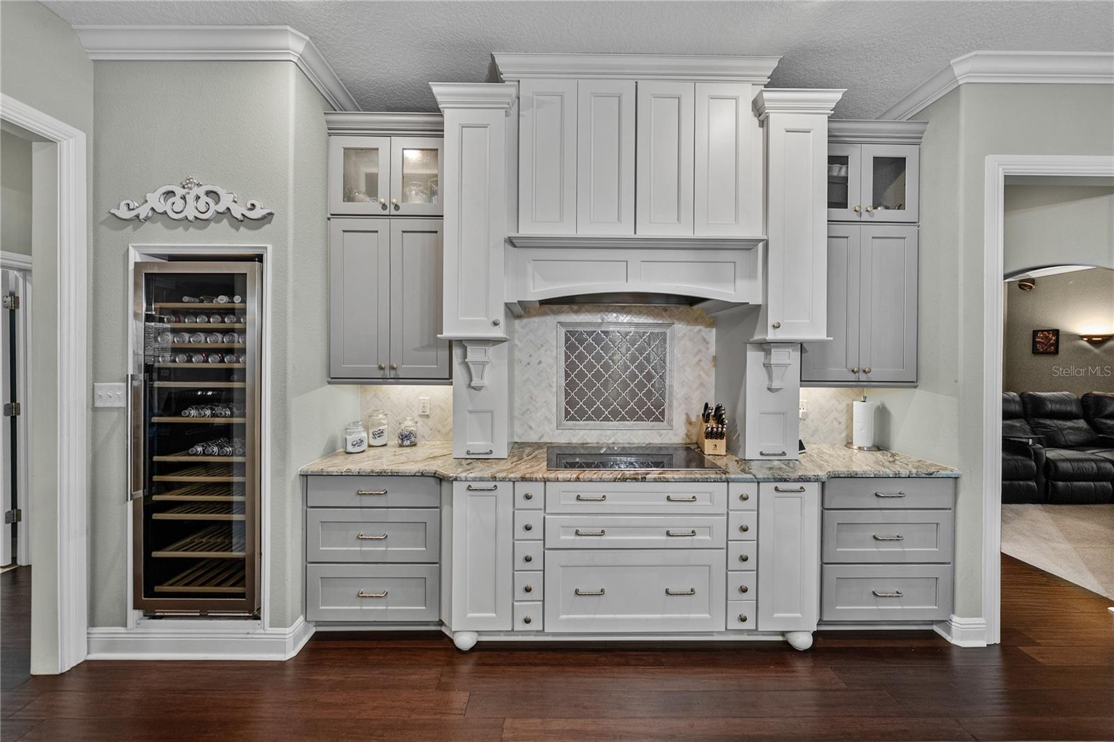 Image 25 of 100 For 6810 Luana Lane