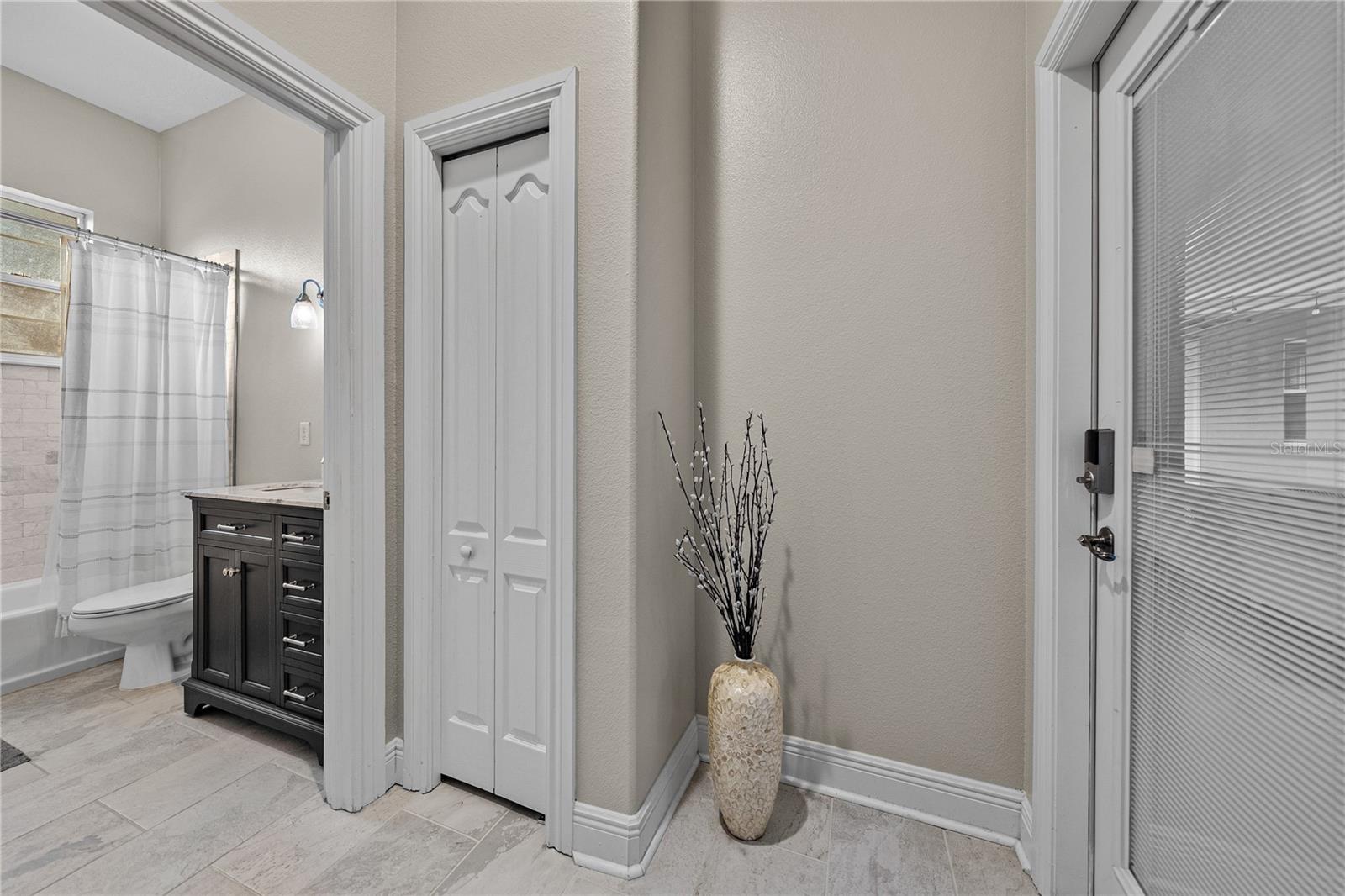 Image 36 of 100 For 6810 Luana Lane