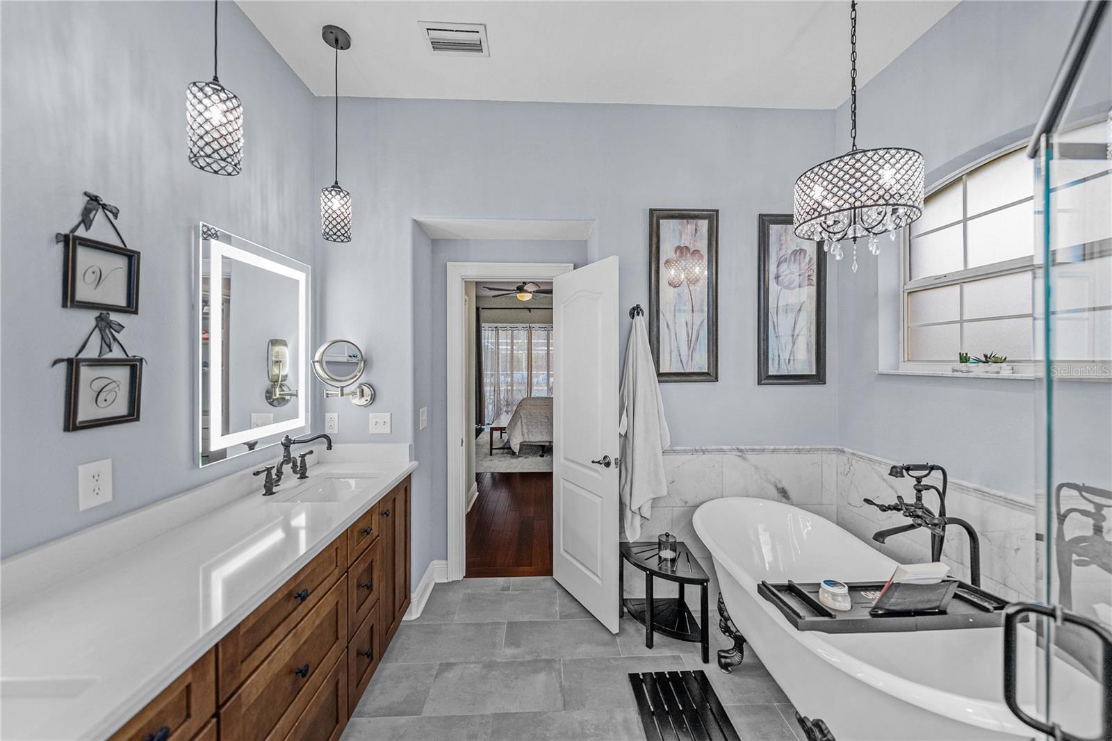 Image 48 of 100 For 6810 Luana Lane