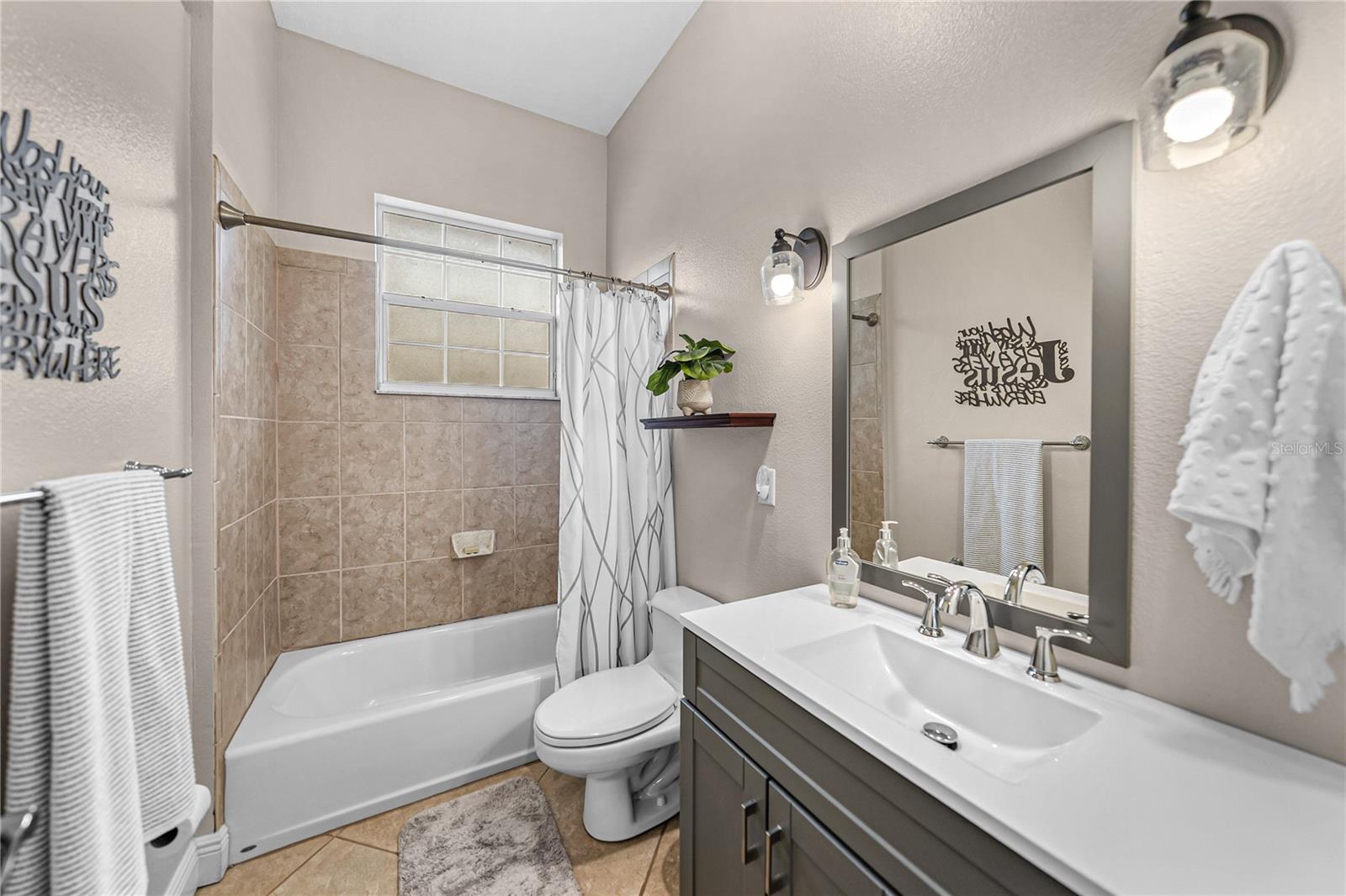 Image 53 of 100 For 6810 Luana Lane