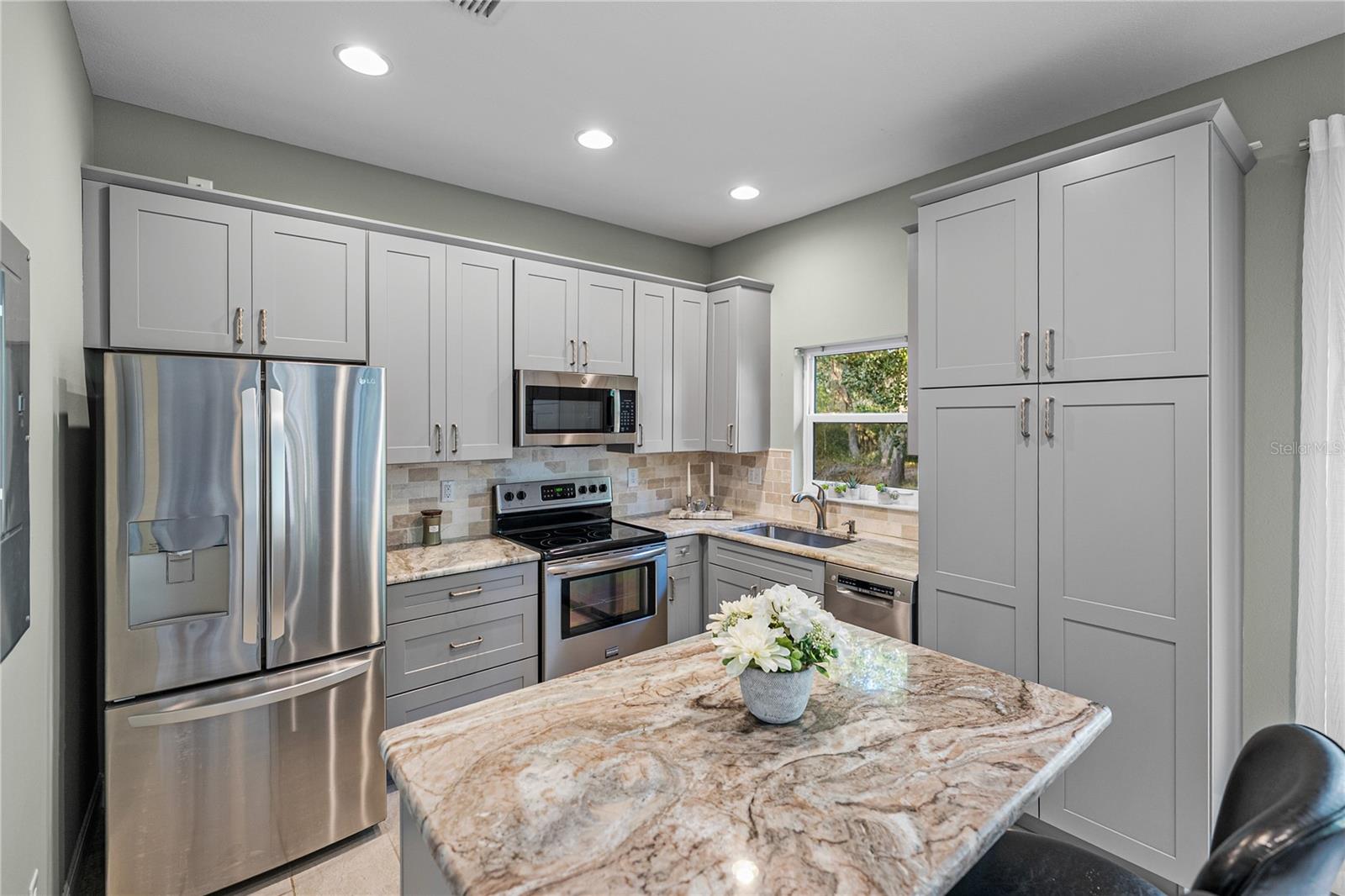 Image 81 of 100 For 6810 Luana Lane