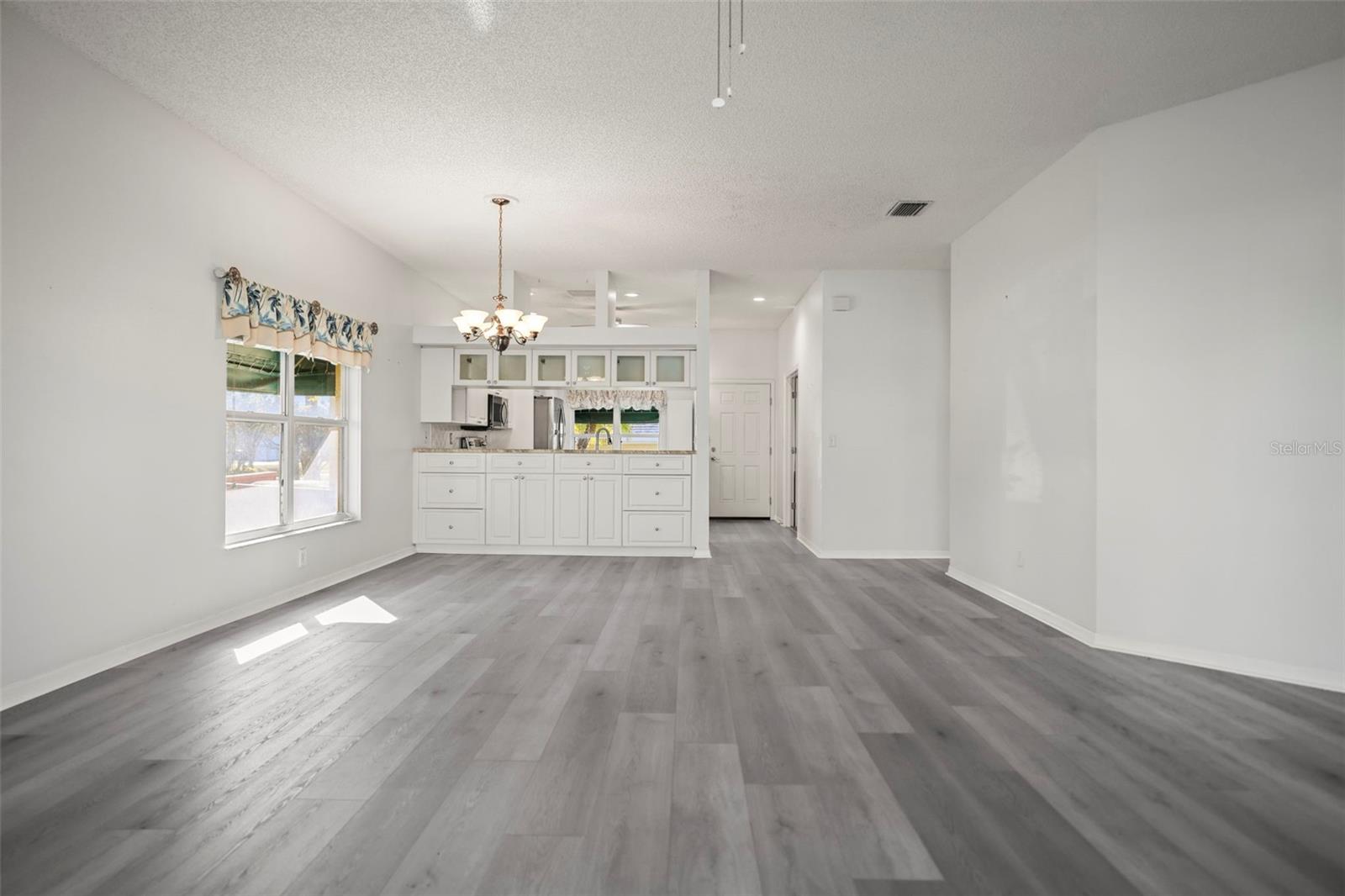 Image 16 of 67 For 6650 100th Way N 25c