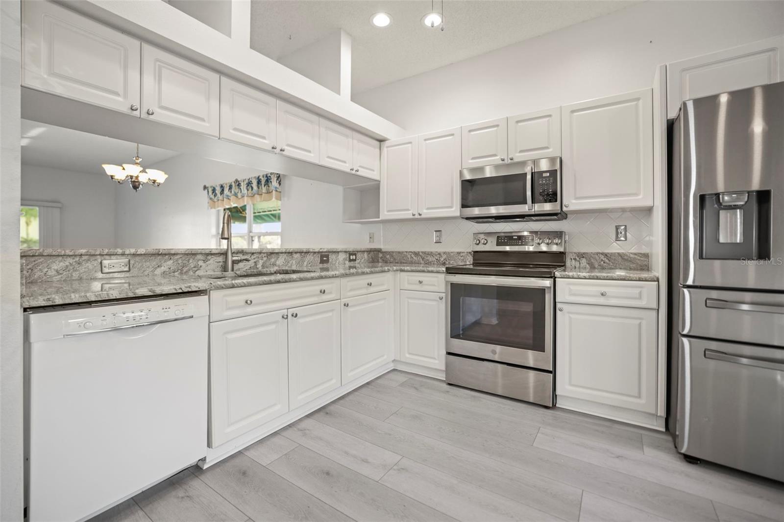 Image 17 of 67 For 6650 100th Way N 25c