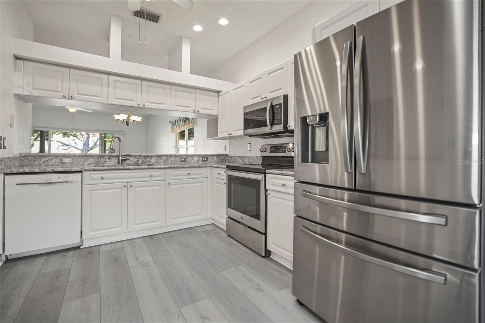 Image 20 of 67 For 6650 100th Way N 25c