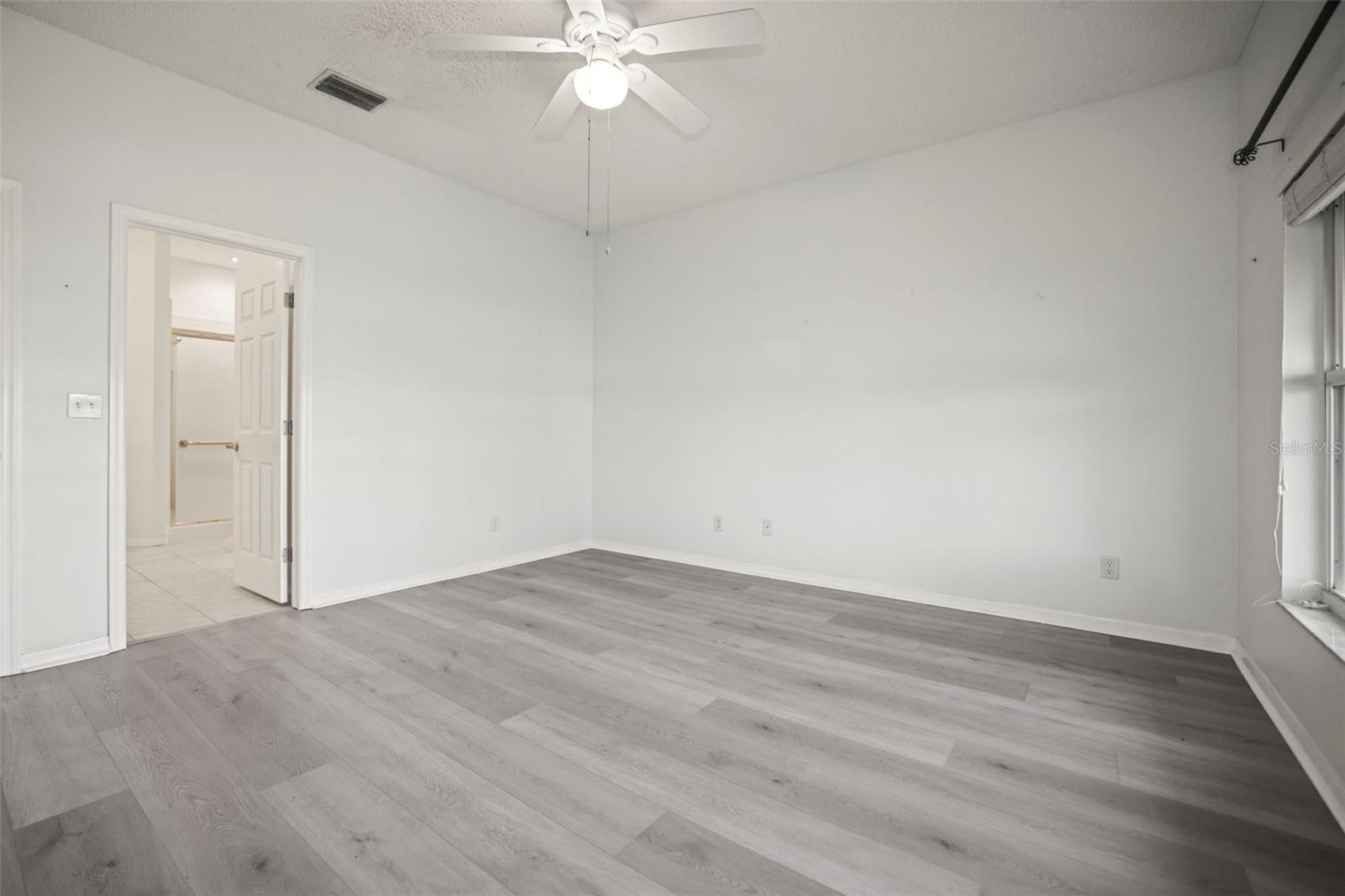 Image 22 of 67 For 6650 100th Way N 25c