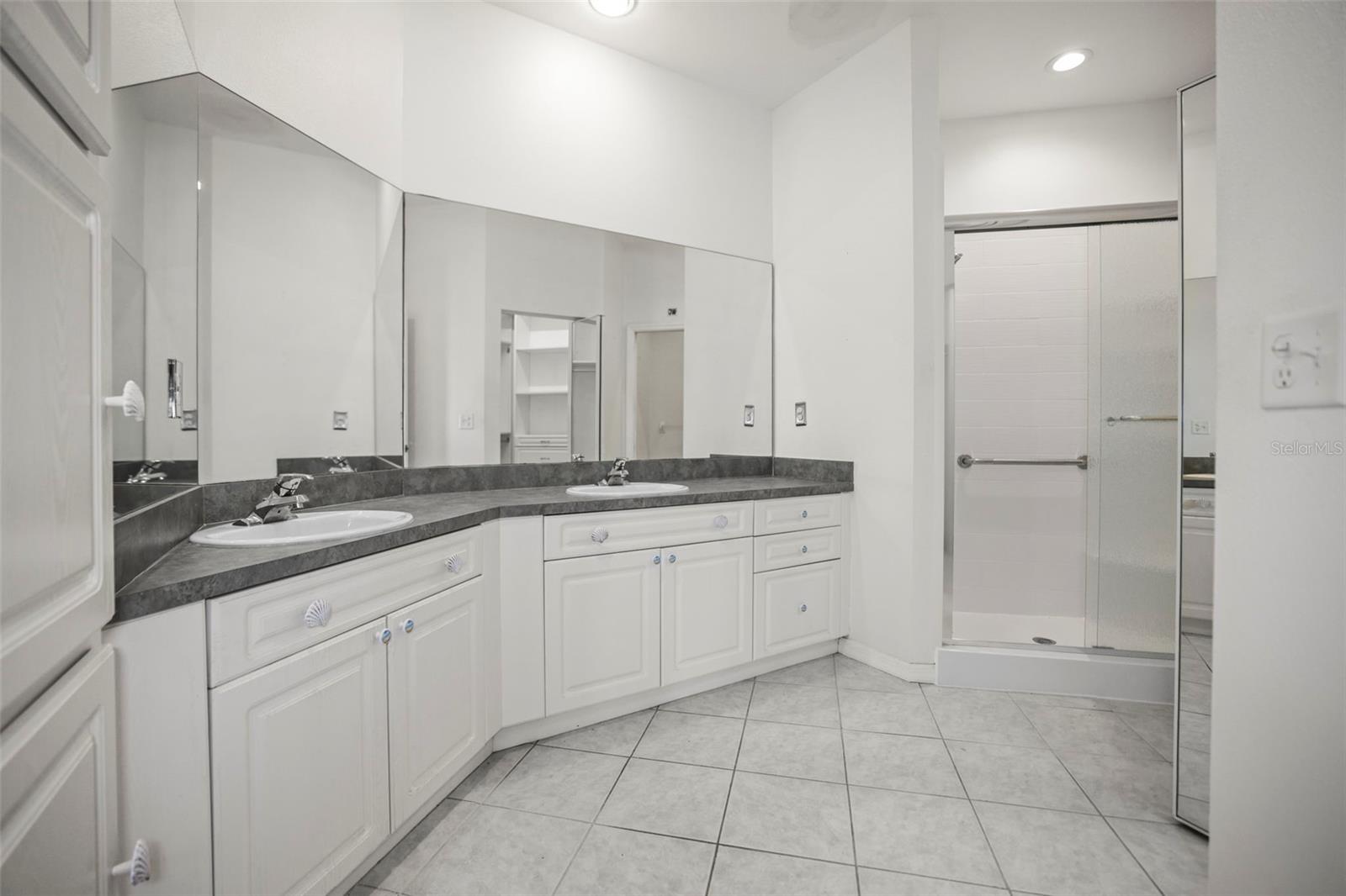 Image 25 of 67 For 6650 100th Way N 25c