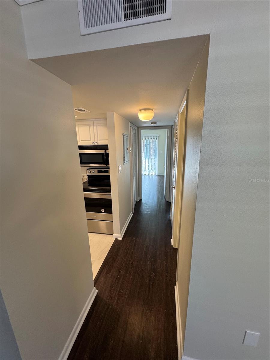 Image 19 of 58 For 3102 Horatio Street 12