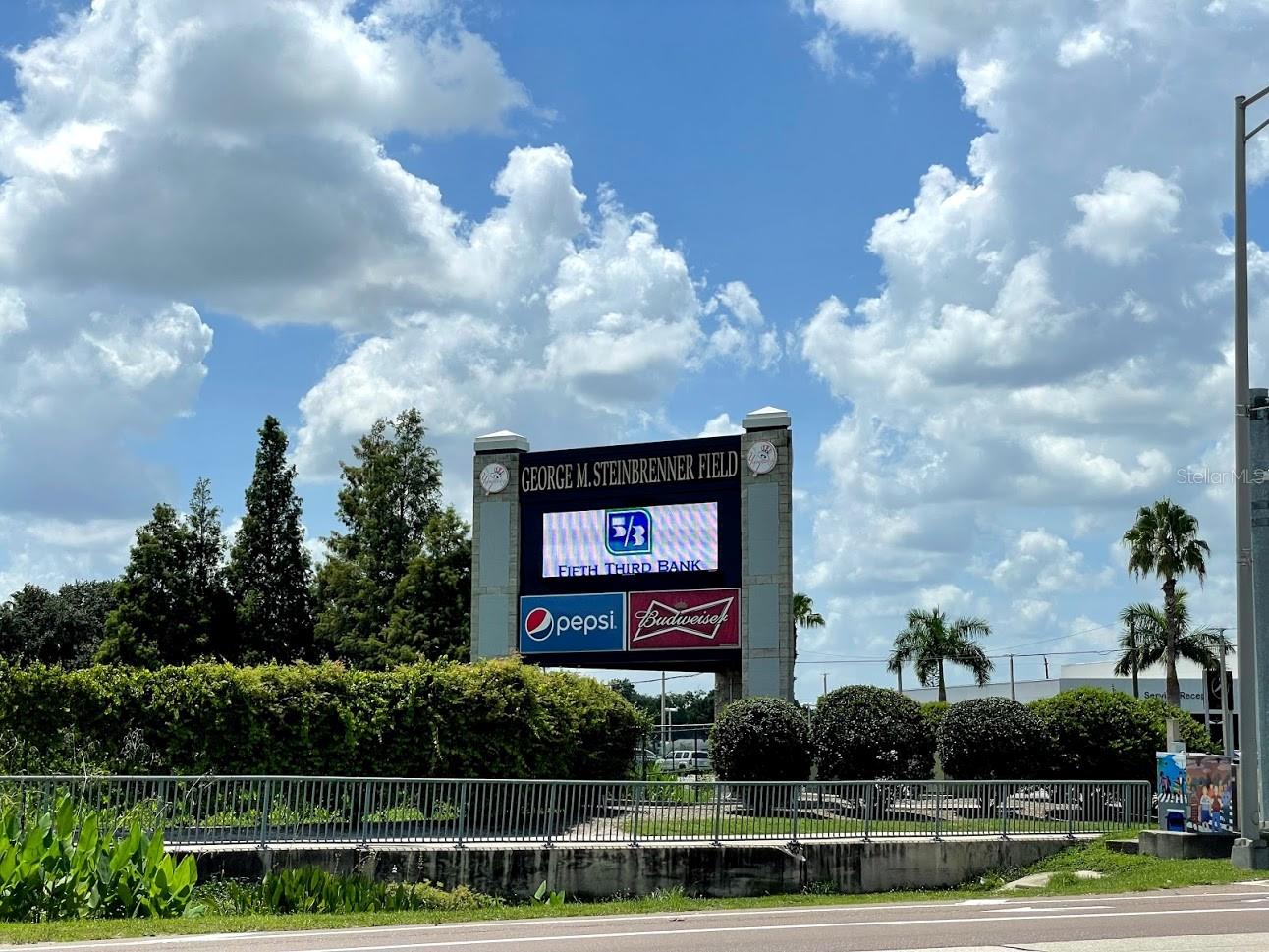 Image 44 of 58 For 3102 Horatio Street 12