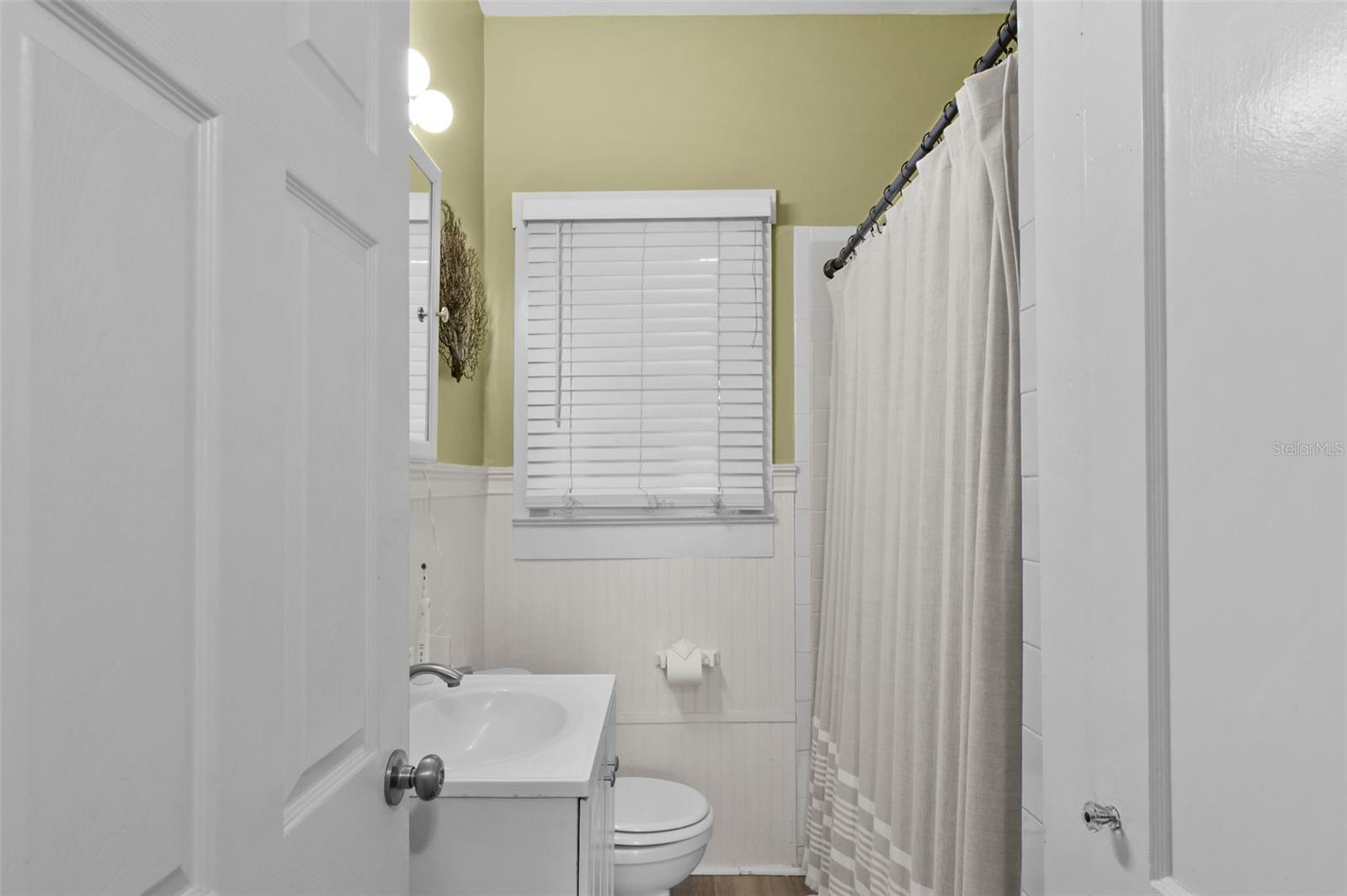 Image 15 of 42 For 1304 32nd Avenue