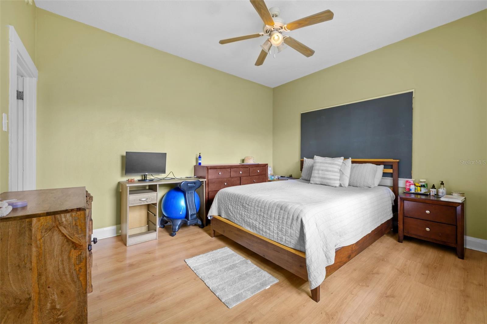 Image 17 of 42 For 1304 32nd Avenue