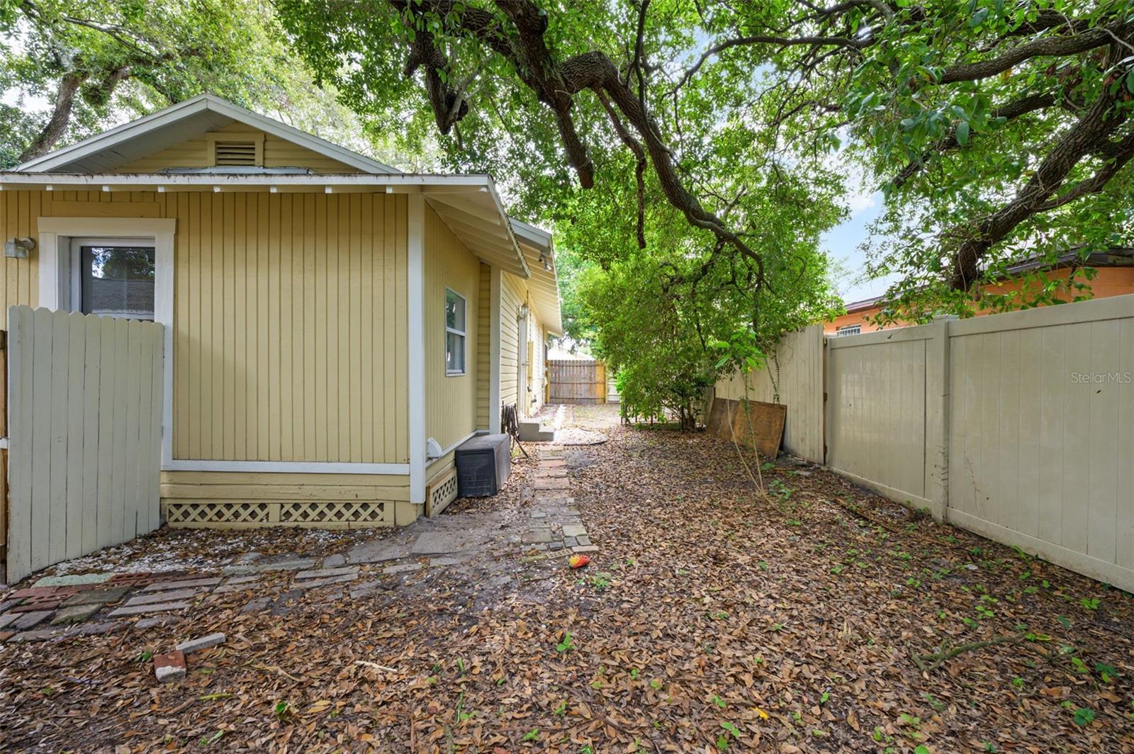 Image 28 of 42 For 1304 32nd Avenue