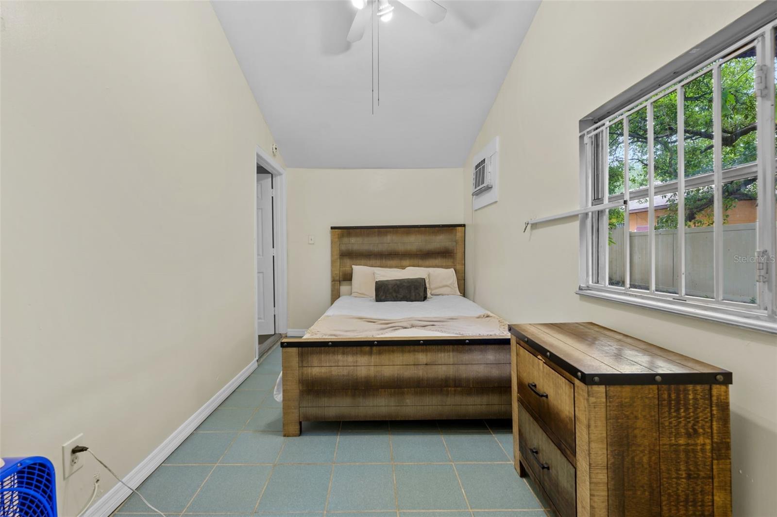 Image 38 of 42 For 1304 32nd Avenue