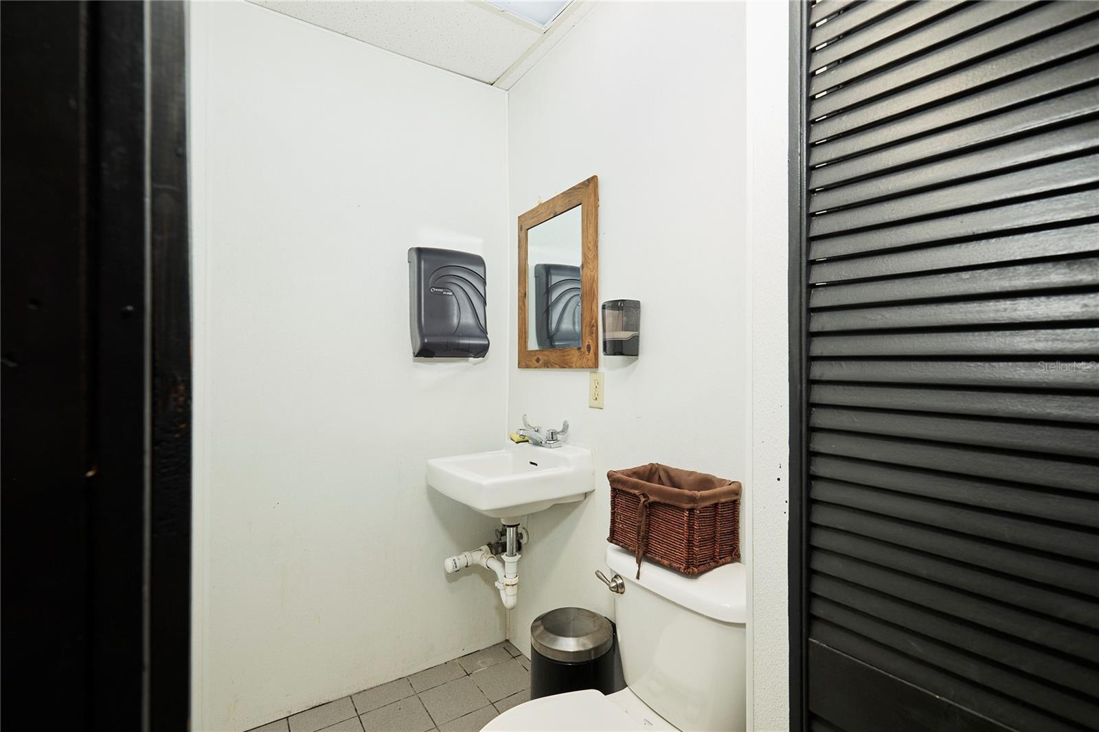 Image 24 of 48 For 1834 Tamiami Trail