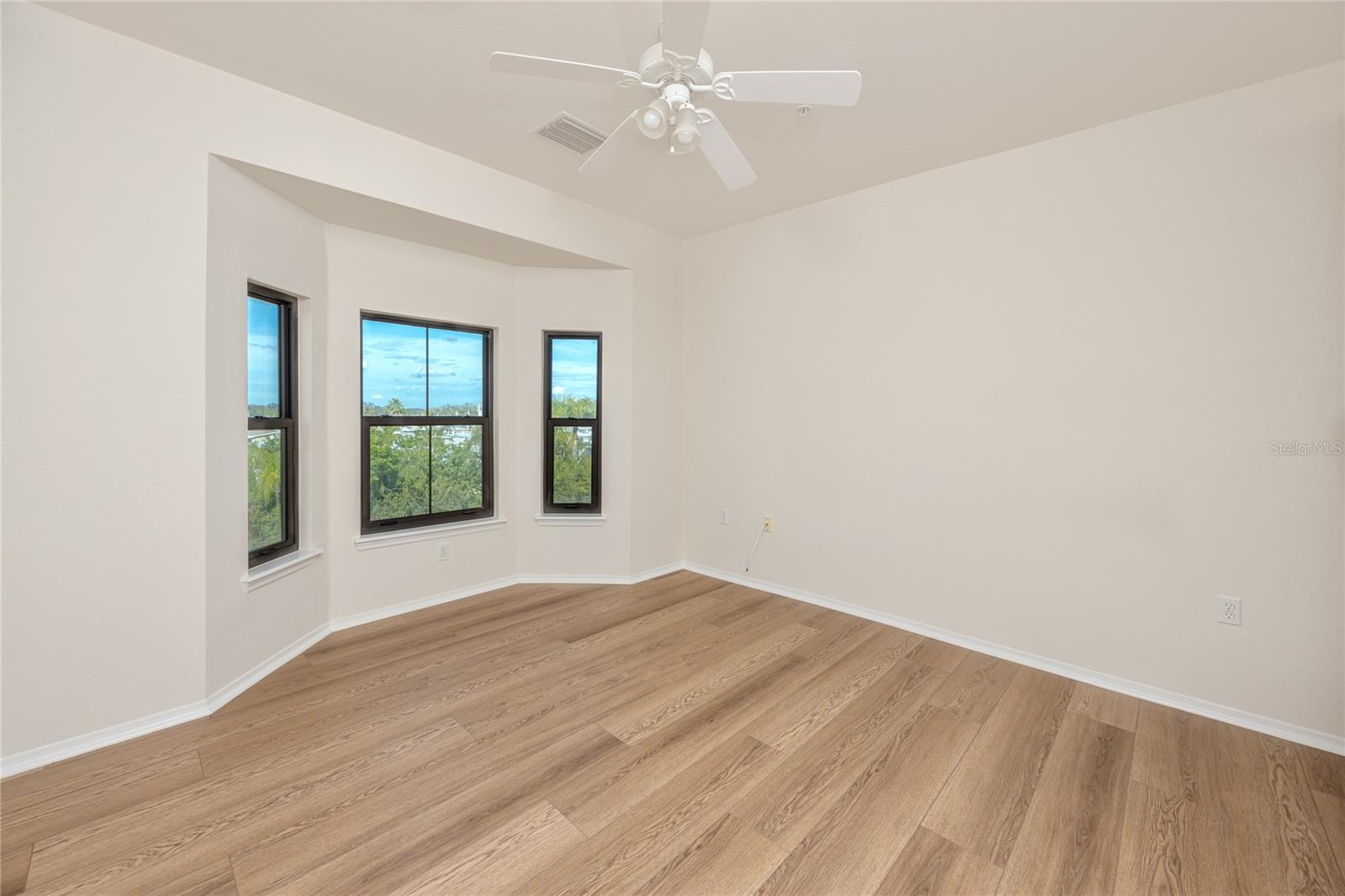 Image 22 of 43 For 2733 Via Cipriani  830a