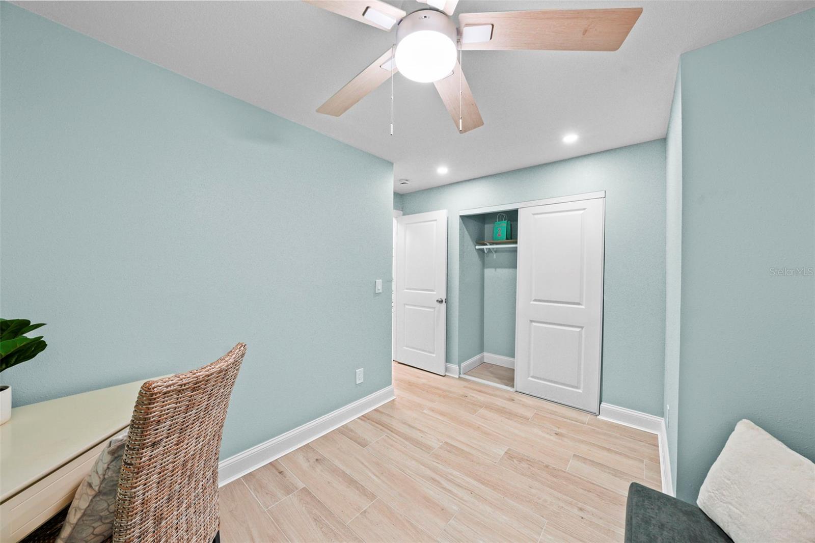 Listing photo id 33 for 642 Boca Ciega Point Boulevard S