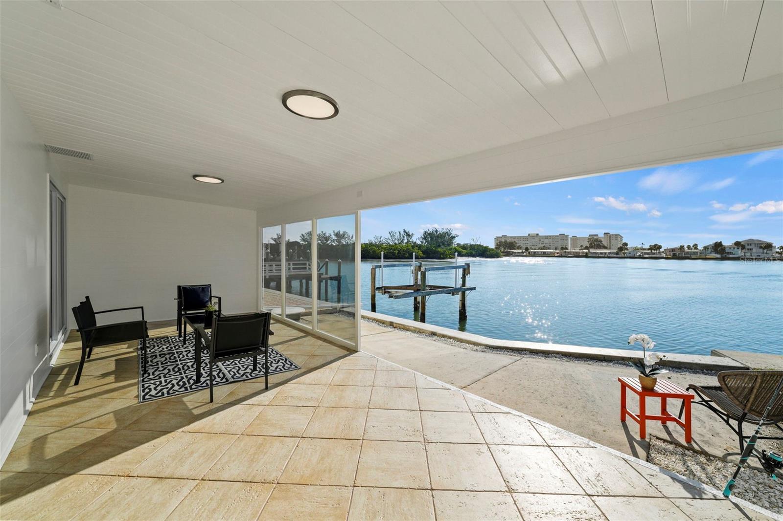 Listing photo id 36 for 642 Boca Ciega Point Boulevard S