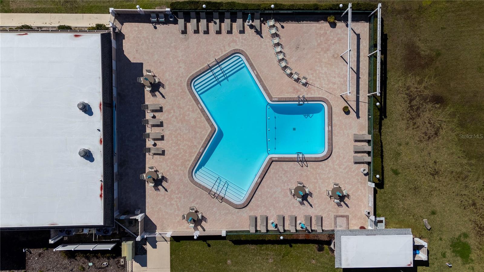 Listing photo id 46 for 642 Boca Ciega Point Boulevard S