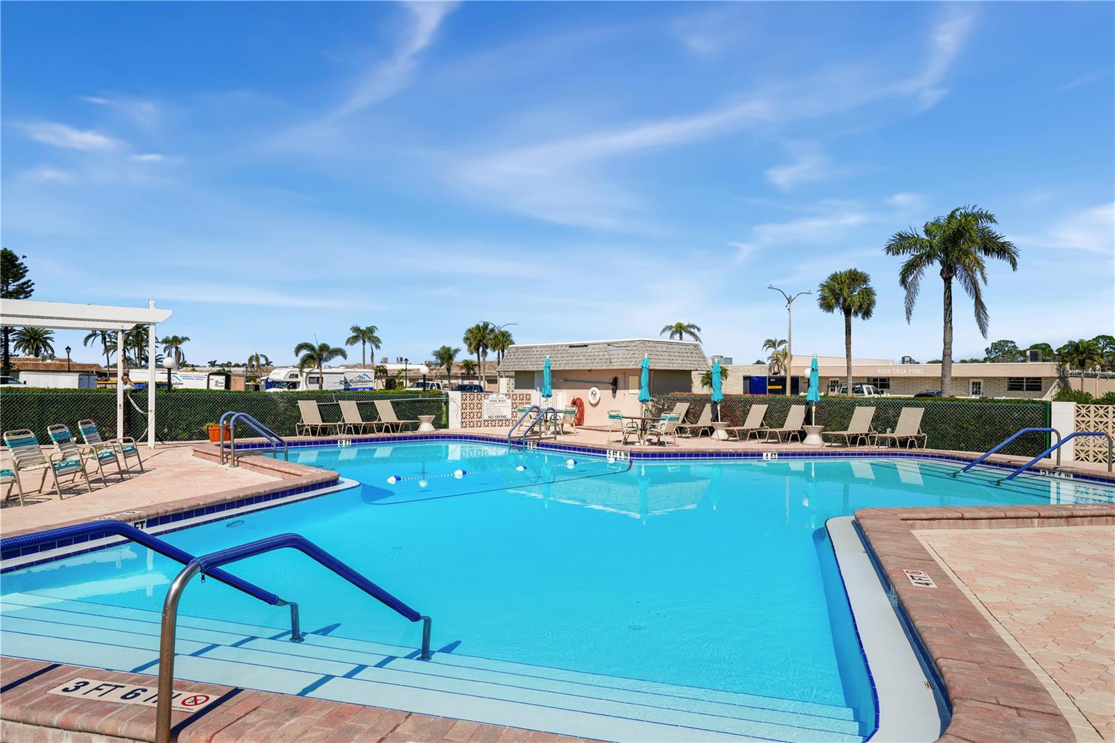 Listing photo id 47 for 642 Boca Ciega Point Boulevard S