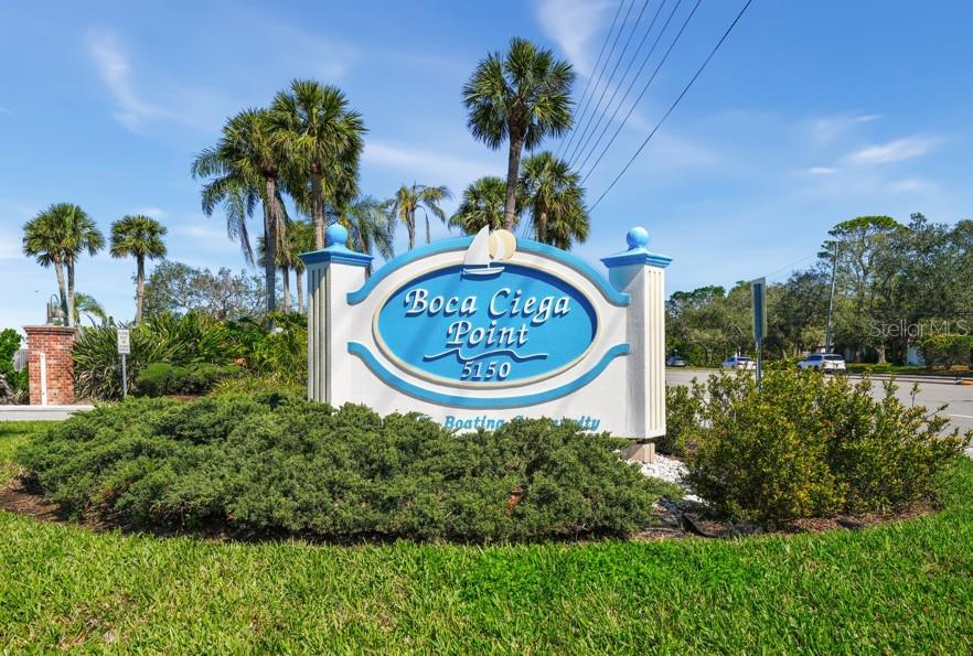 Listing photo id 3 for 642 Boca Ciega Point Boulevard S