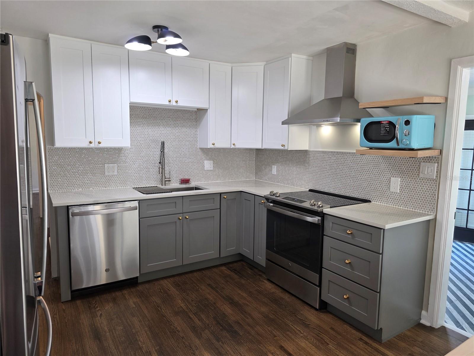 Image 17 of 49 For 775 20th Avenue N