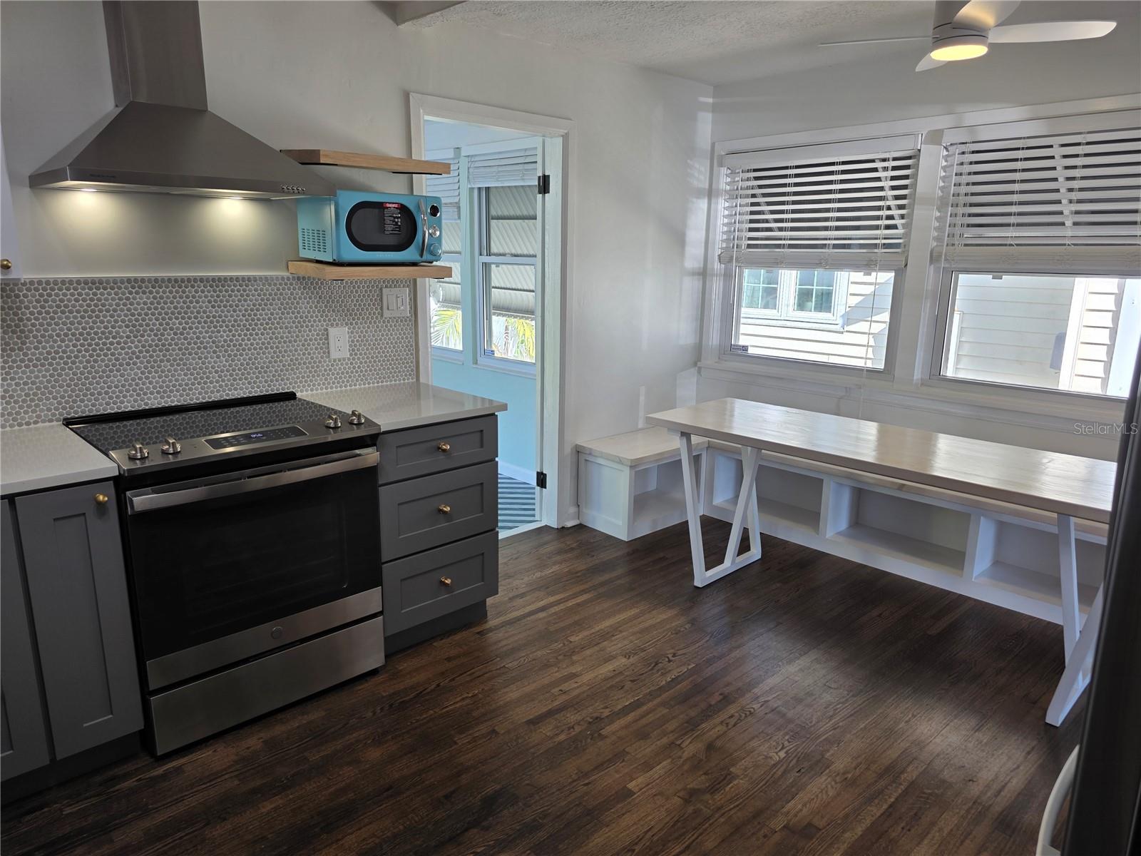 Image 20 of 49 For 775 20th Avenue N