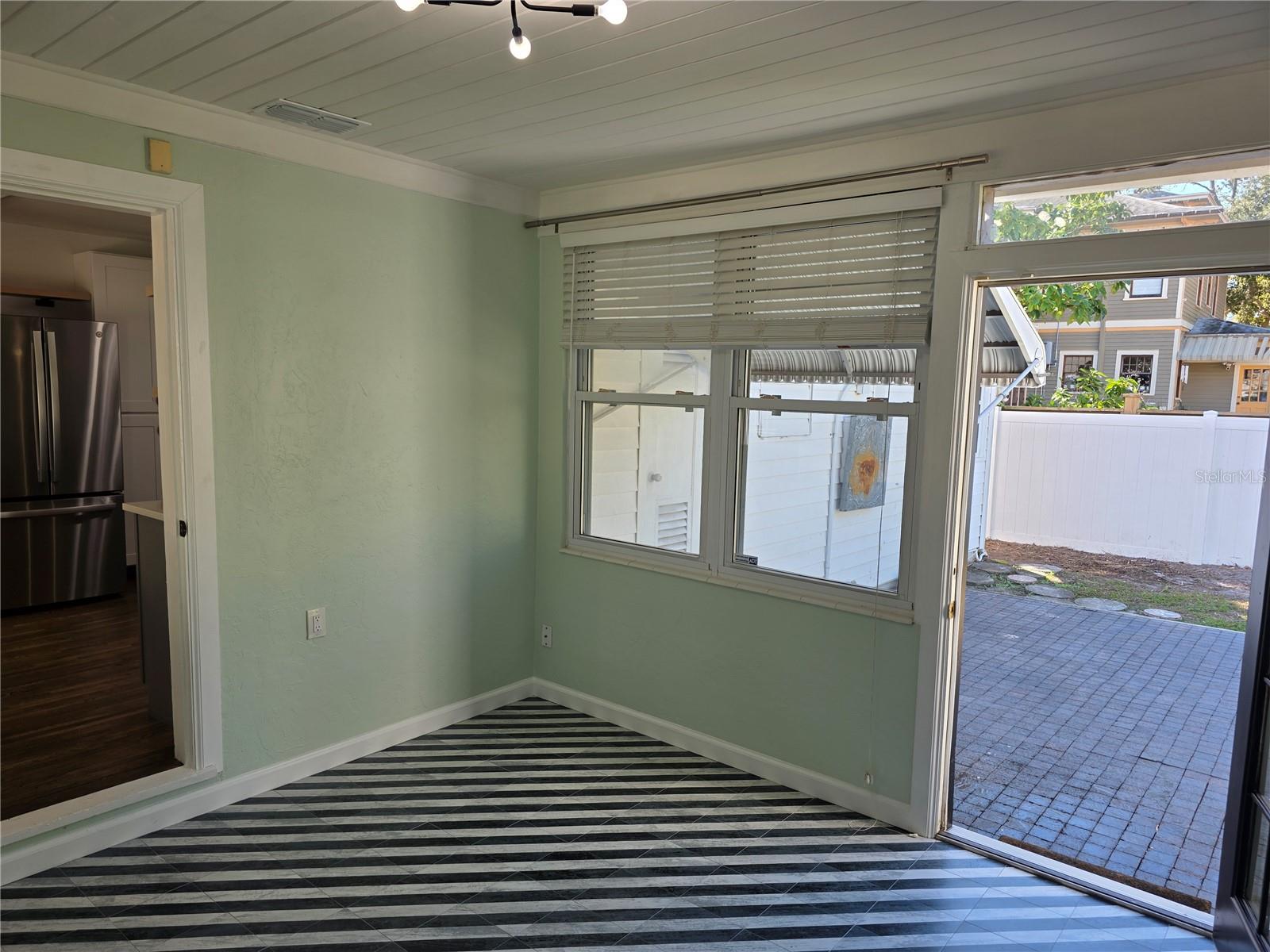 Image 24 of 49 For 775 20th Avenue N