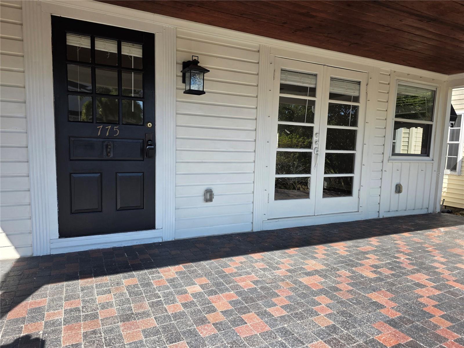 Image 3 of 49 For 775 20th Avenue N