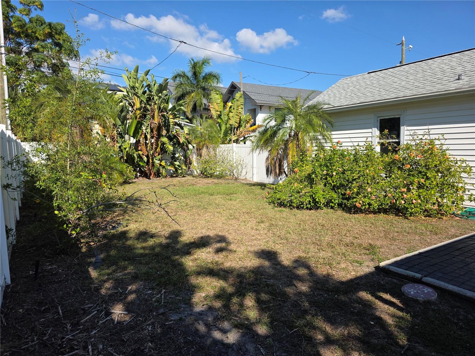 Image 38 of 49 For 775 20th Avenue N