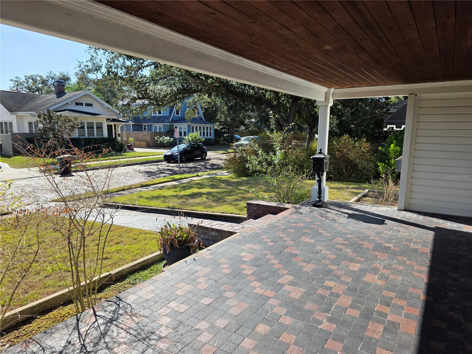 Image 5 of 49 For 775 20th Avenue N