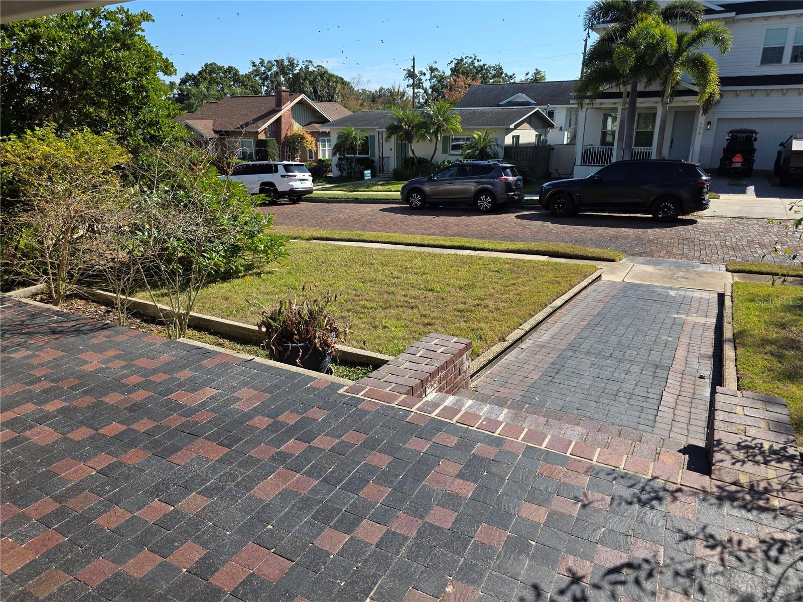 Image 7 of 49 For 775 20th Avenue N