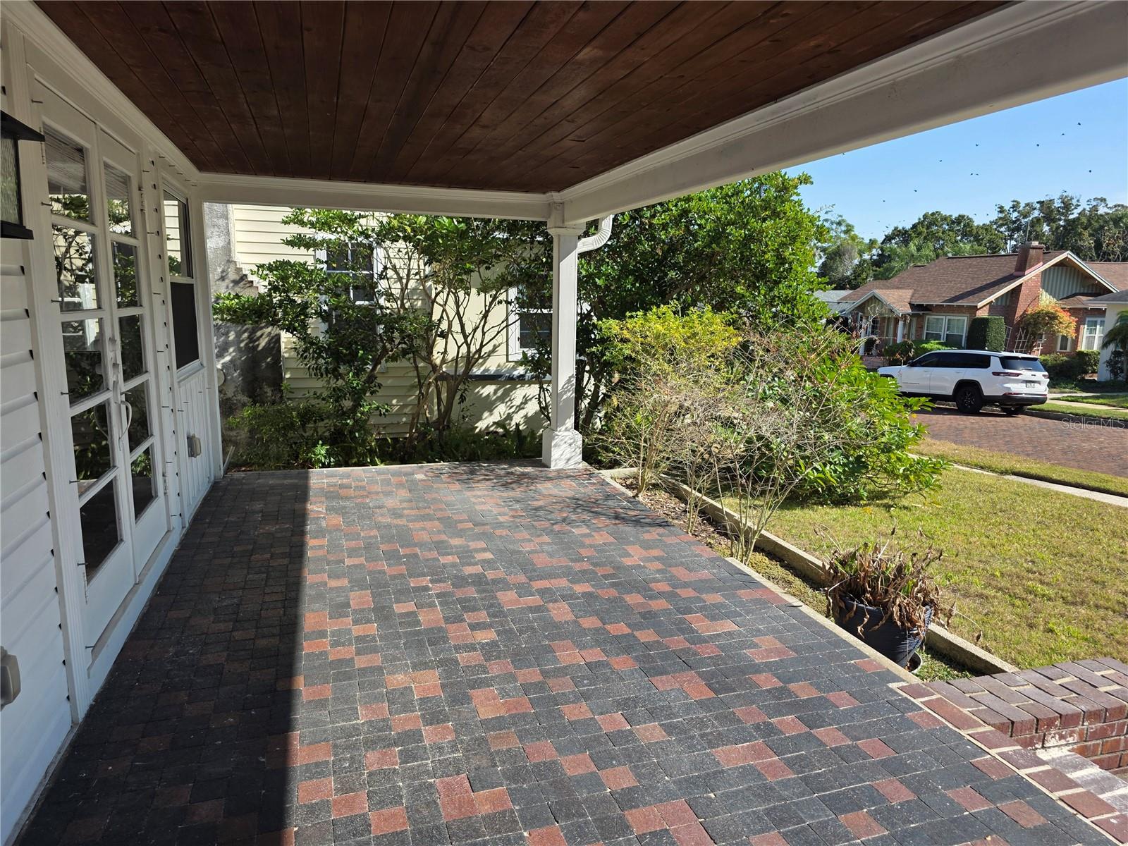 Image 8 of 49 For 775 20th Avenue N