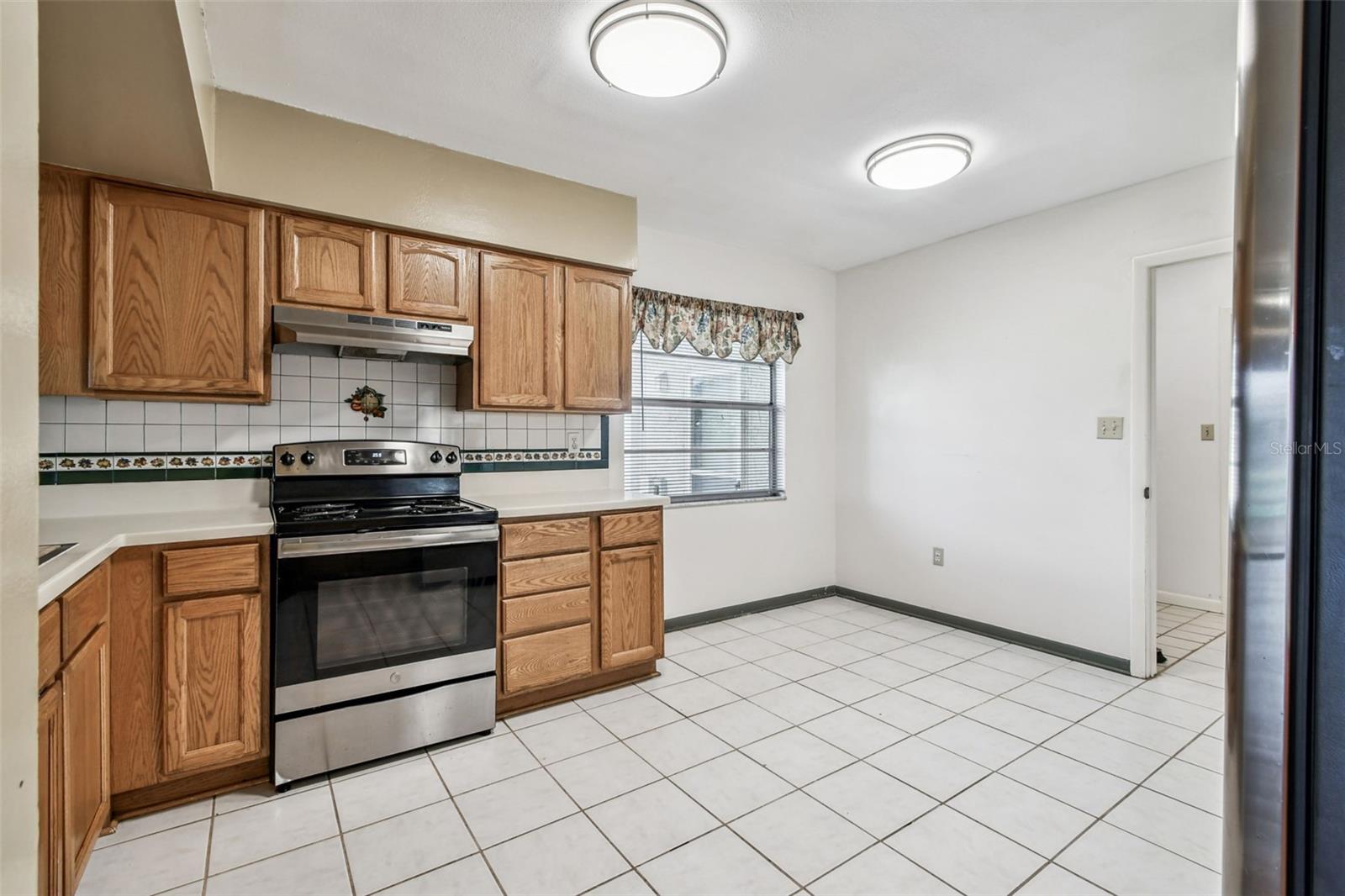 Listing photo id 9 for 3643 Greatwood Court