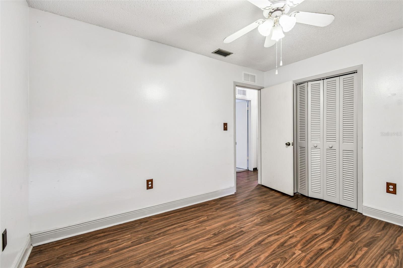 Listing photo id 24 for 3643 Greatwood Court