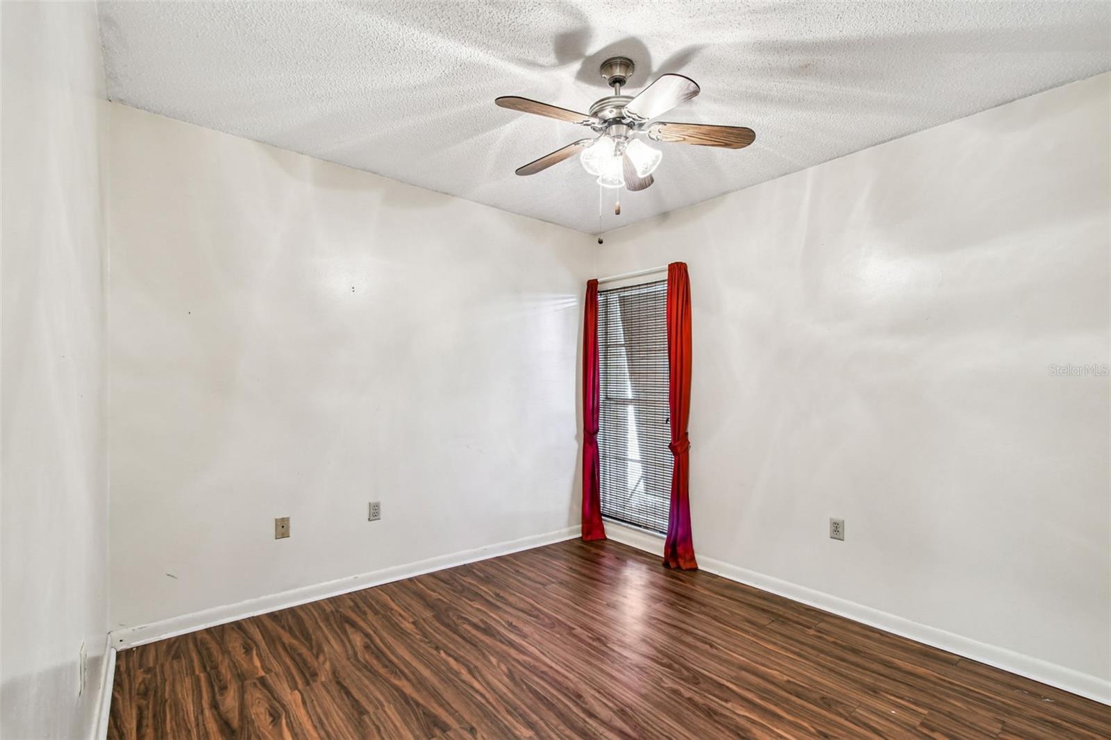 Listing photo id 26 for 3643 Greatwood Court