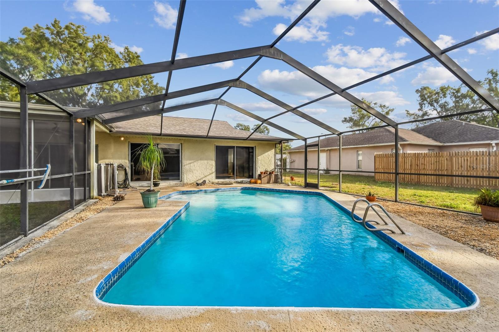 Listing photo id 30 for 3643 Greatwood Court