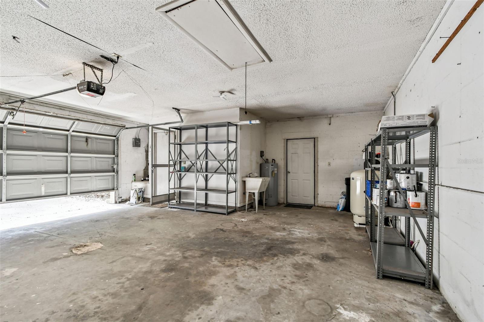 Listing photo id 32 for 3643 Greatwood Court